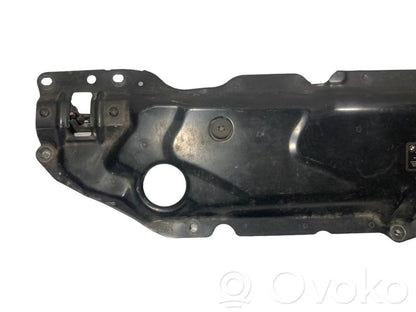 Верхняя часть панели радиатора (телевизор)