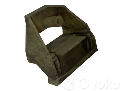 Radiator(s) holder/bracket