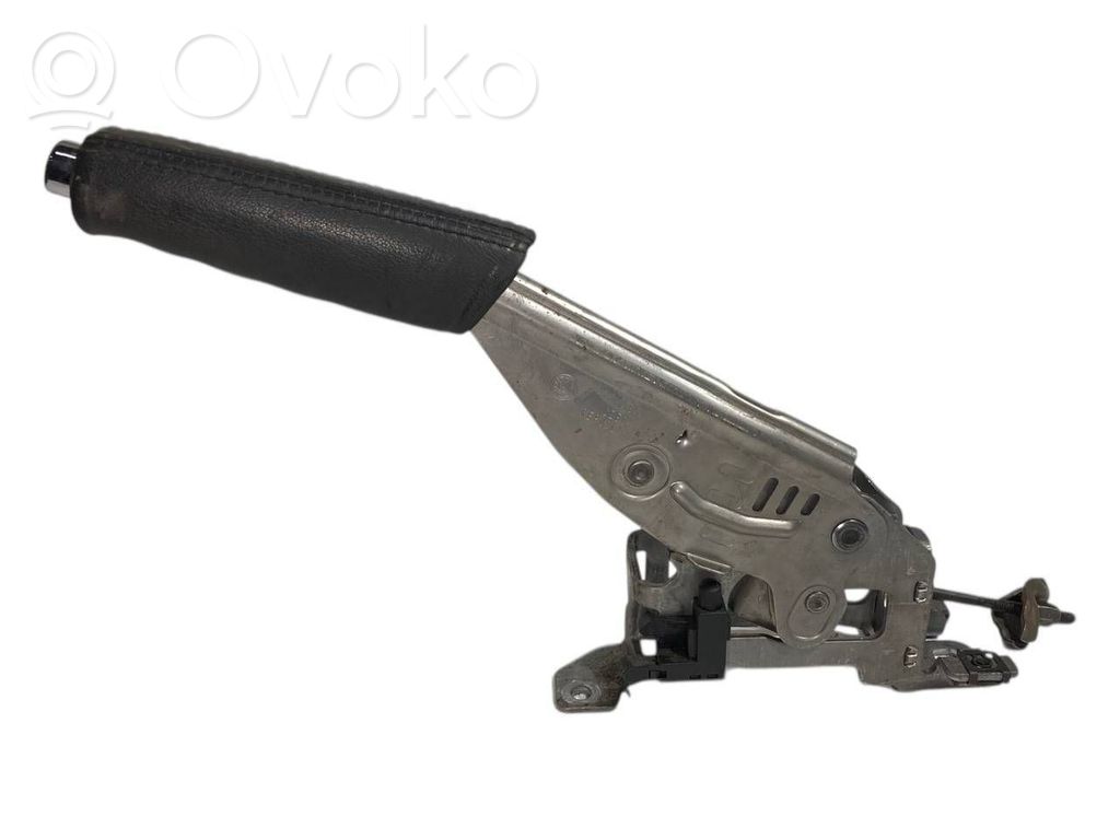 Rokas bremzes mehānisms (salonā)