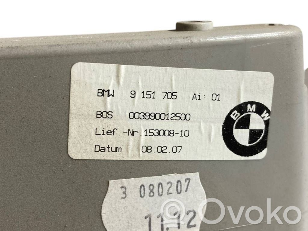 (D) statņa dekoratīvā apdare (augšdaļa)