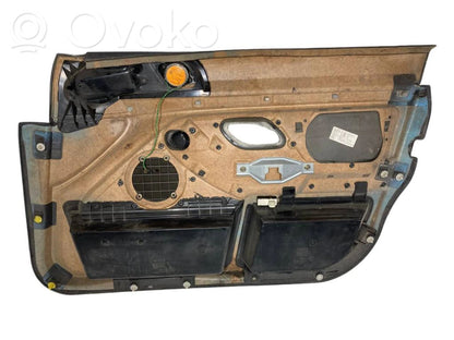 Priekšējo durvju apdare