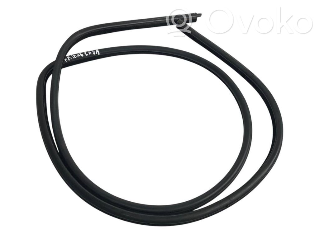 Priekšpusē apdares gumija (virsbūvē)