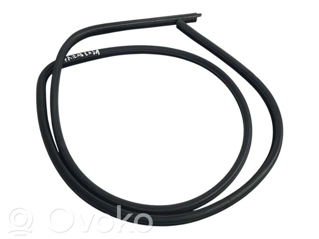 Priekšpusē apdares gumija (virsbūvē)