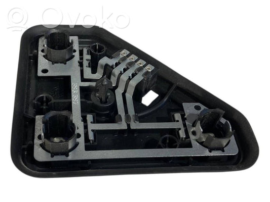 Aizmugures spuldzes vāka turētājs