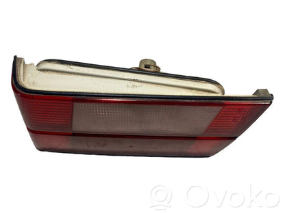 Aizmugurējais lukturis pārsegā