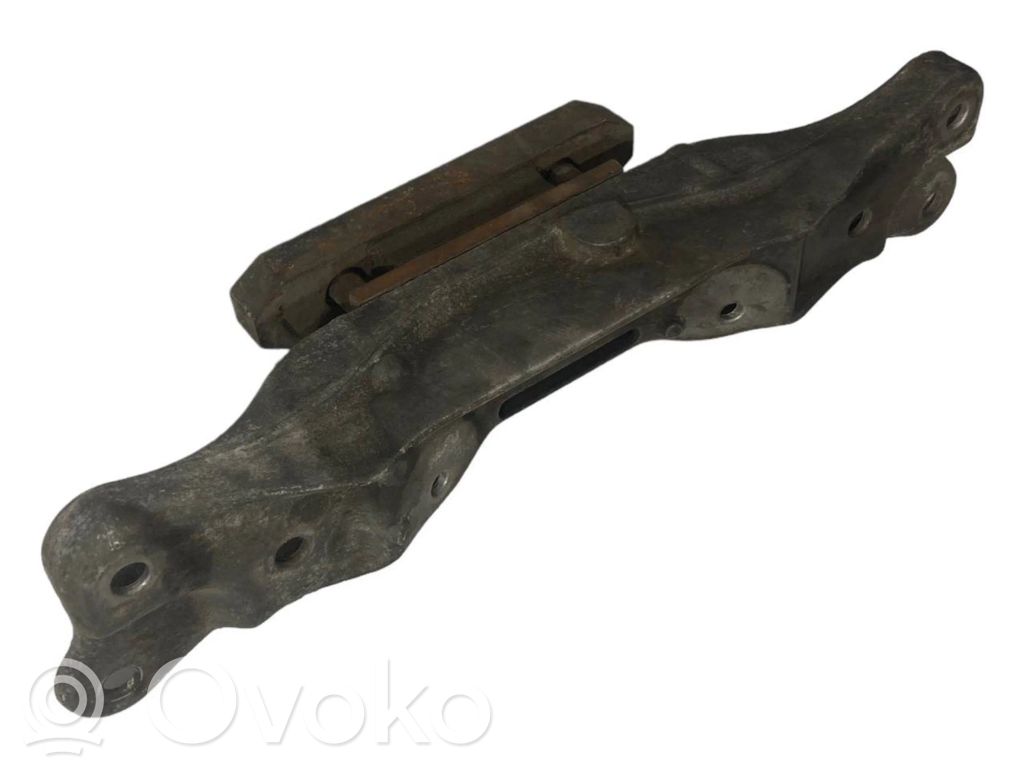 Transmission mounting bracket