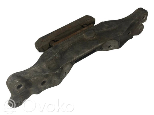 Transmission mounting bracket