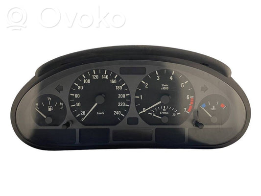 Speedometer (in the instrument panel)