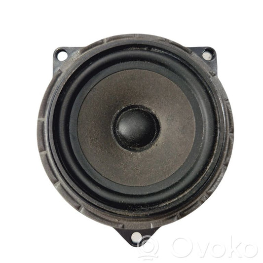 Динамик(и) в задней двери