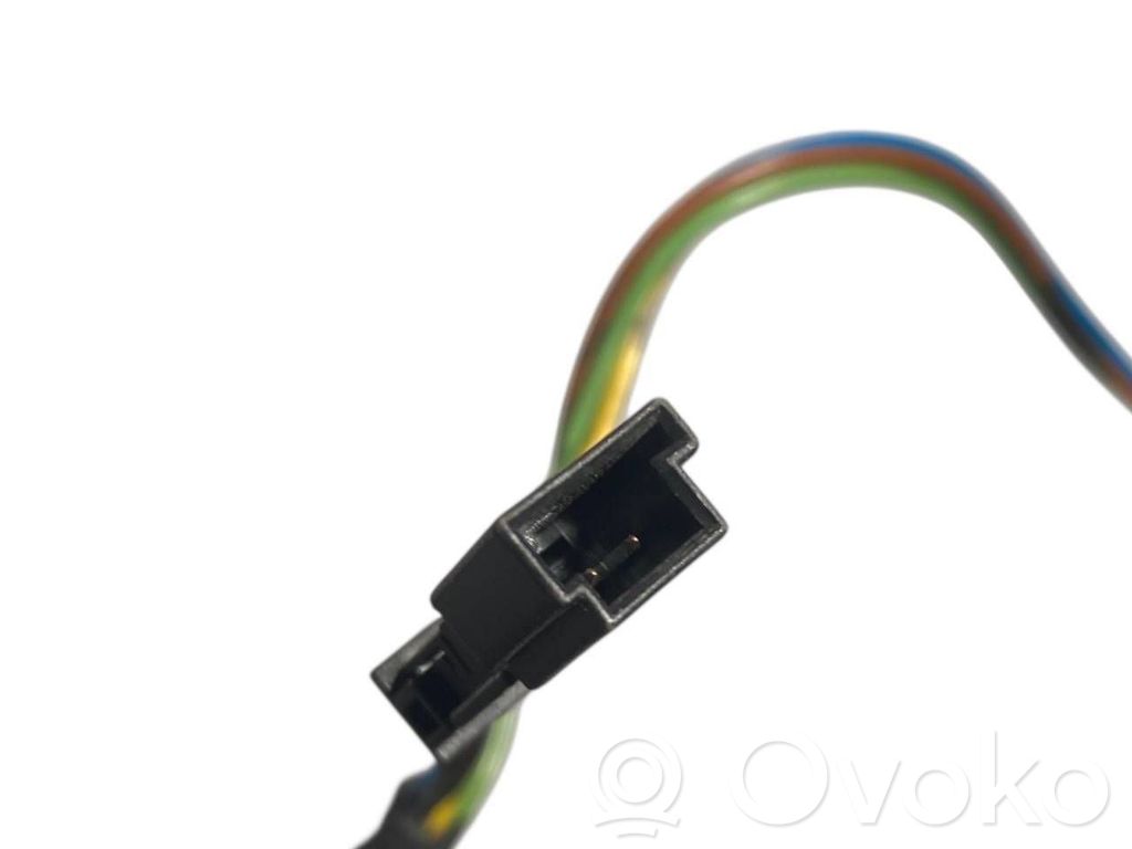 Priekšpusē slēdzene