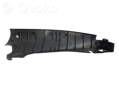 Sānu dekoratīvā apdare pie aizmugurējā sēdekļa (augšdaļa)