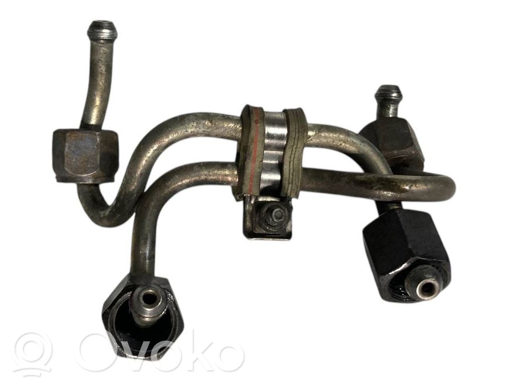 Degvielas caurulīte (-es)