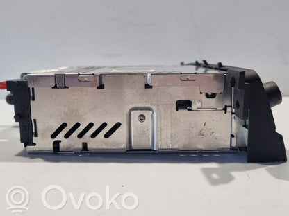 Radio / CD/DVD atskaņotājs / navigācija