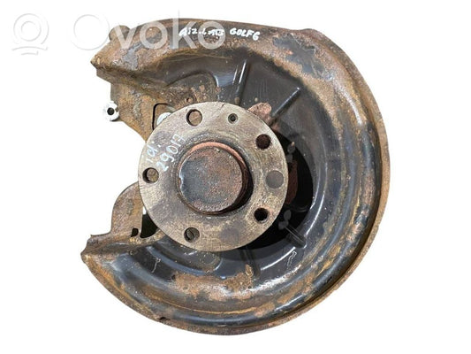 Aizmugurē riteņa rumbas vārpstas šarnīrs (stupica, capfa)