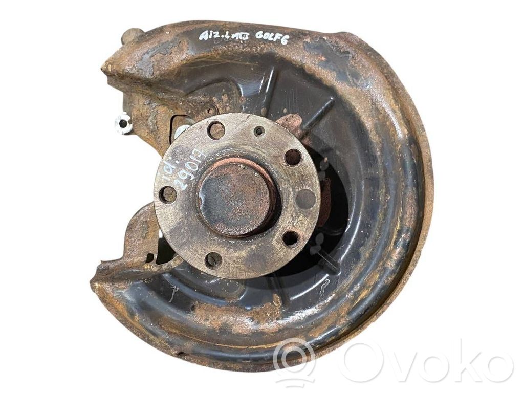 Aizmugurē riteņa rumbas vārpstas šarnīrs (stupica, capfa)