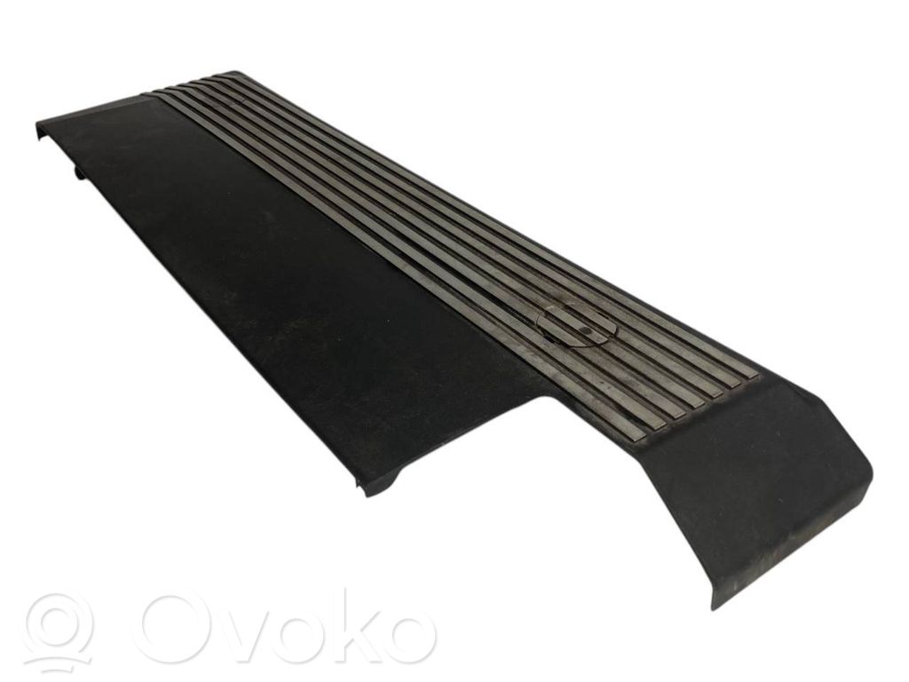 Крышка двигателя (декоративная отделка)