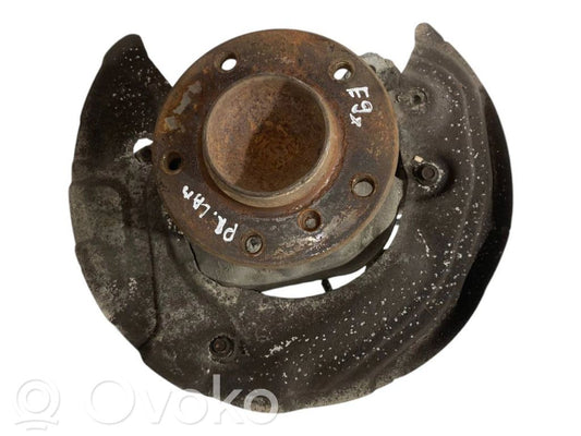 Priekšējā riteņa rumbas vārpstas šarnīrs (stupica, capfa)