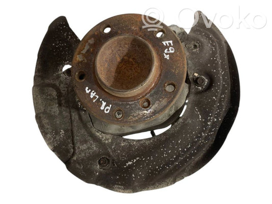 Priekšējā riteņa rumbas vārpstas šarnīrs (stupica, capfa)