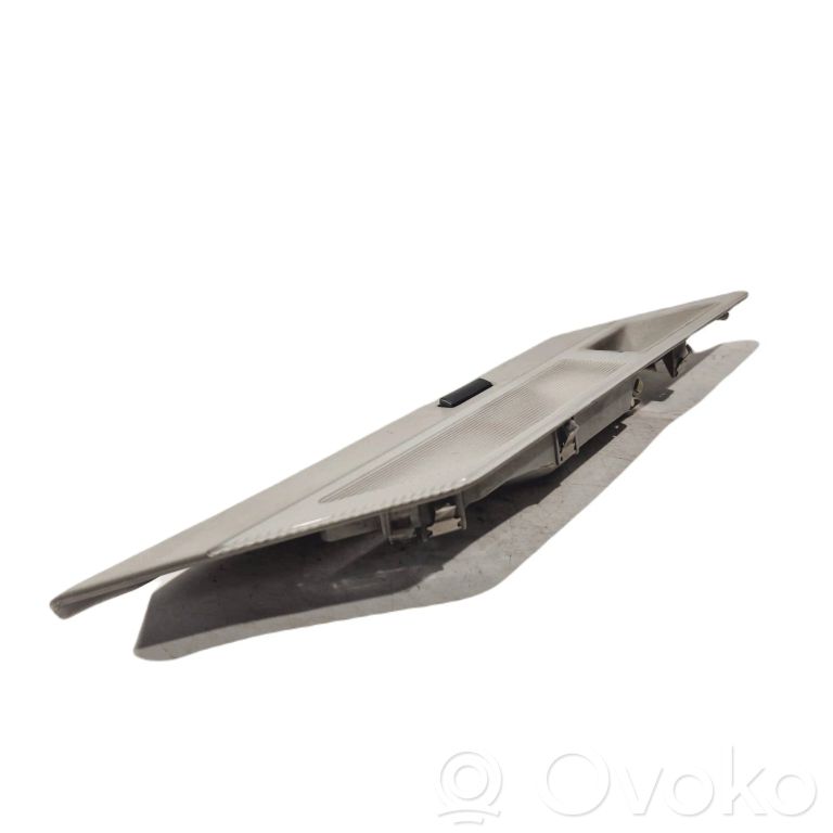 Освещение передних сидений