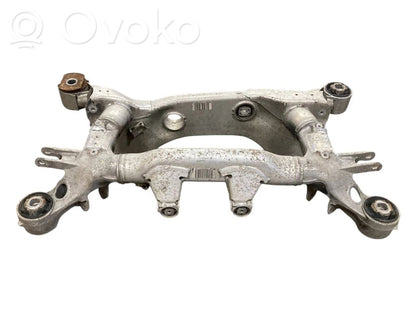 Pusrāmis aizmugurējais / priekšējais