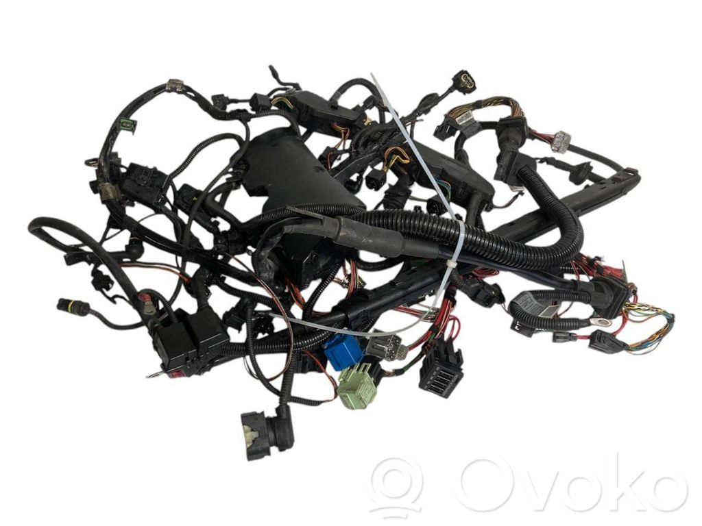 Dzinēja vadu instalācija