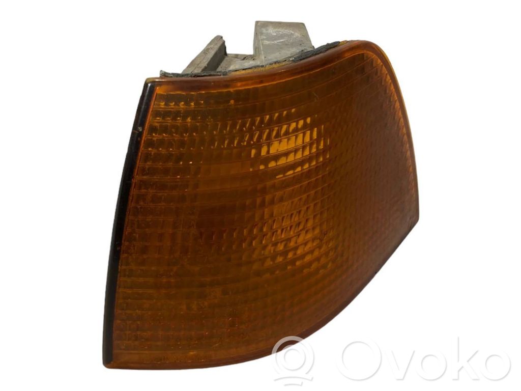 Передний поворотный свет