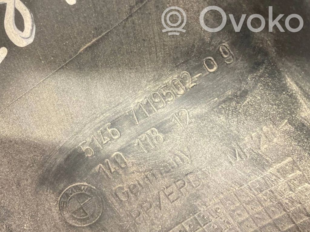 Skaļrunis (-i) aizmugurējā palodzē