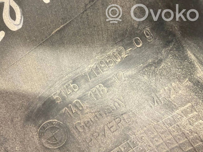 Skaļrunis (-i) aizmugurējā palodzē