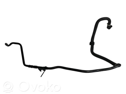 Caurulīte (-es) / šļūtene (-es)