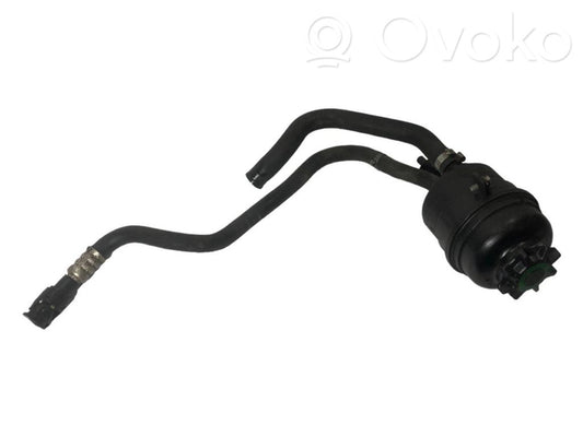 Stūres pastiprinātāja šķidruma tvertne