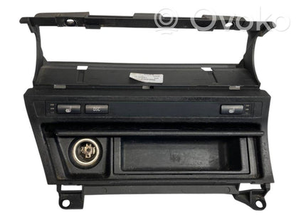 Пепельница (передняя)