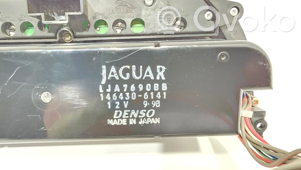 Gaisa kondicioniera / klimata kontroles / salona apsildes vadības bloks (salonā)