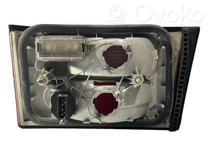 Aizmugurējais lukturis pārsegā