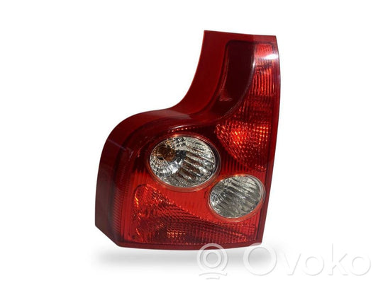 Aizmugurējais lukturis virsbūvē