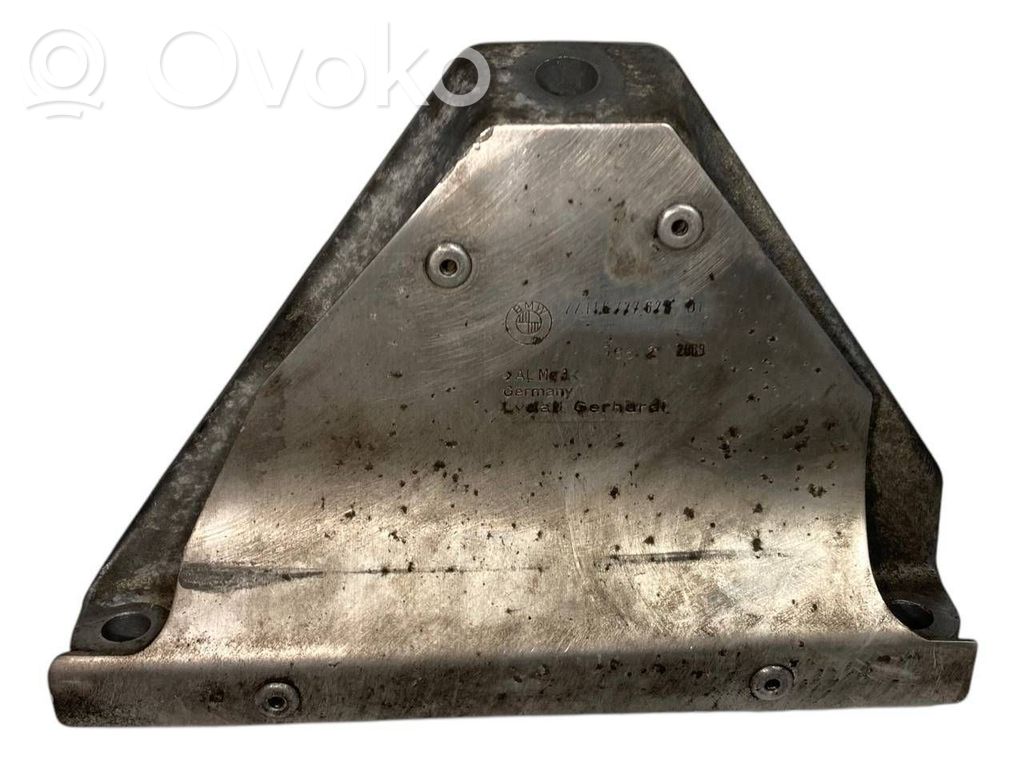 Engine mounting bracket