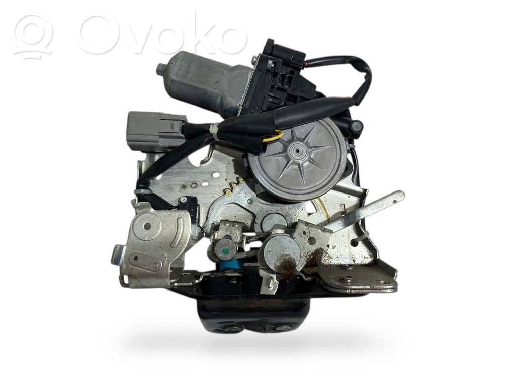 Aizmugurējā pārsega slēdzene