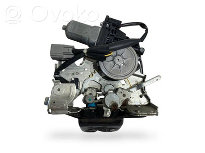 Aizmugurējā pārsega slēdzene