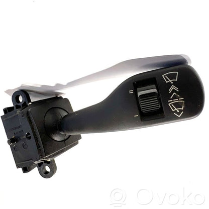 Stikla tīrītāju slēdzis