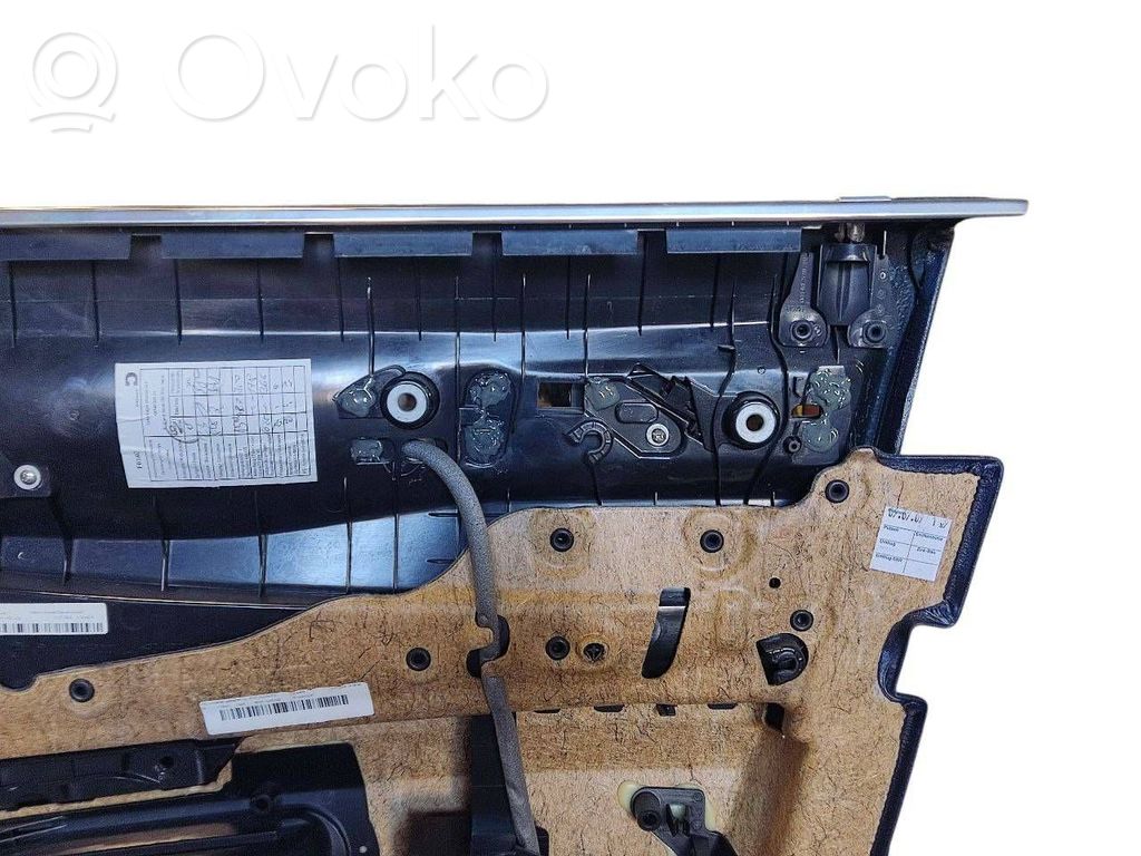 Priekšējo durvju apdare