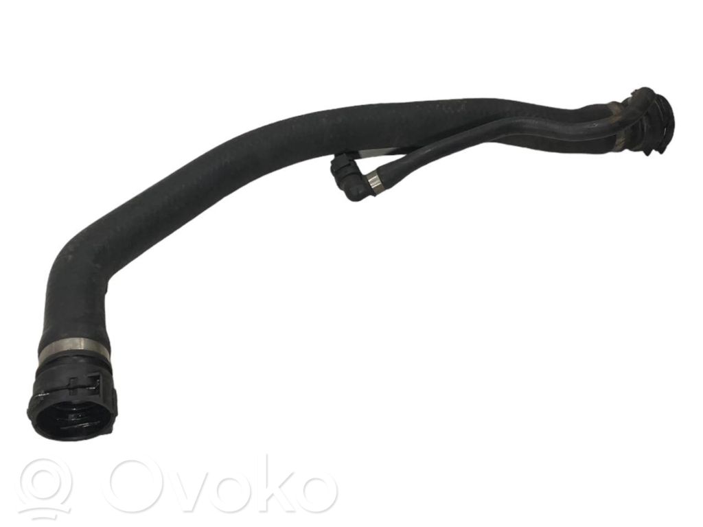 Caurulīte (-es) / šļūtene (-es)