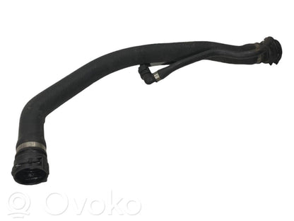 Caurulīte (-es) / šļūtene (-es)