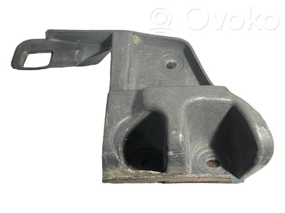 Priekšpusē bampera turētājs