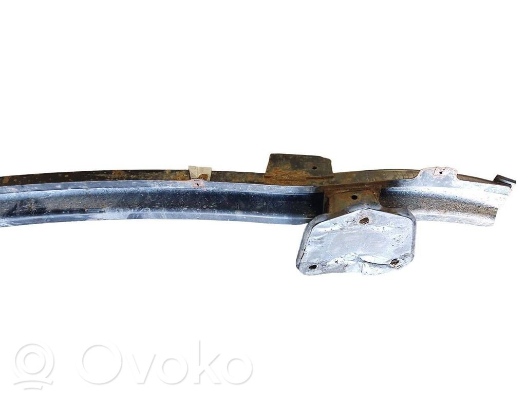 Aizmugurē bampera balka