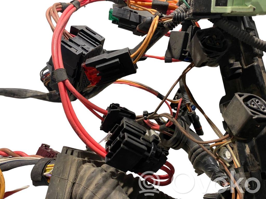 Dzinēja vadu instalācija