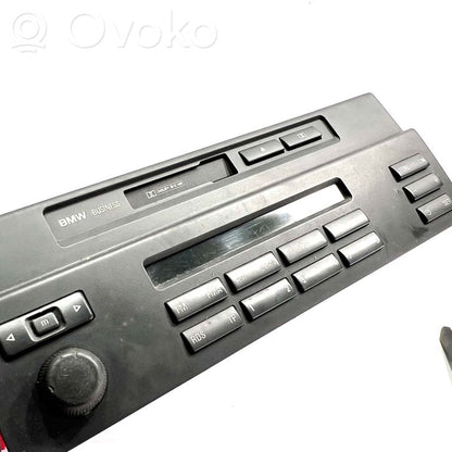 Radio / CD/DVD atskaņotājs / navigācija