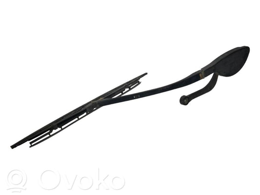 Priekšējā loga tīrītāja kājiņa