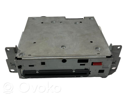 Radio / CD/DVD atskaņotājs / navigācija