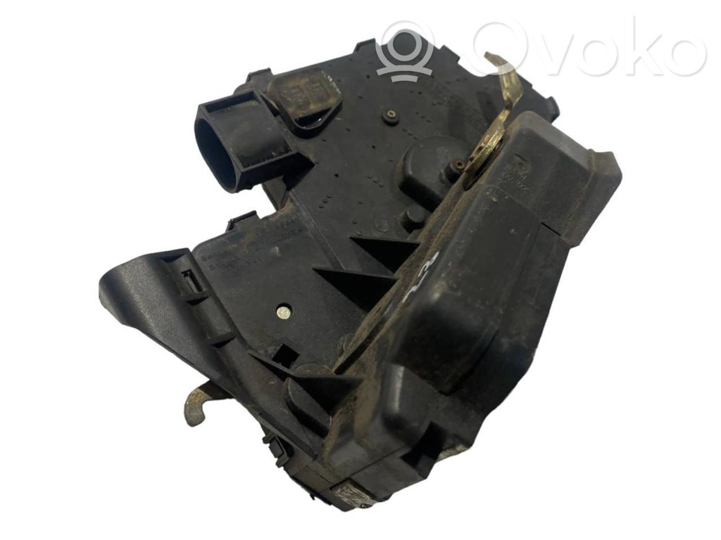 Aizmugurē slēdzene