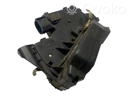 Aizmugurē slēdzene