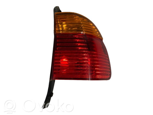 Задний фонарь в кузове